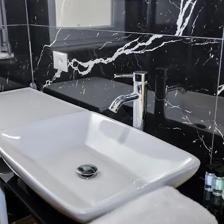 Miku - Contemporary 1 Bdr At Komuna E Parisit Διαμέρισμα