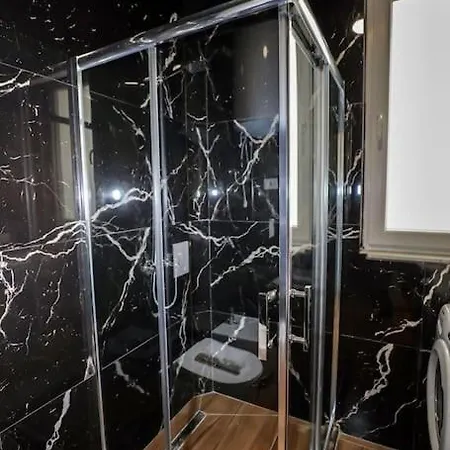 Miku - Contemporary 1 Bdr At Komuna E Parisit Διαμέρισμα